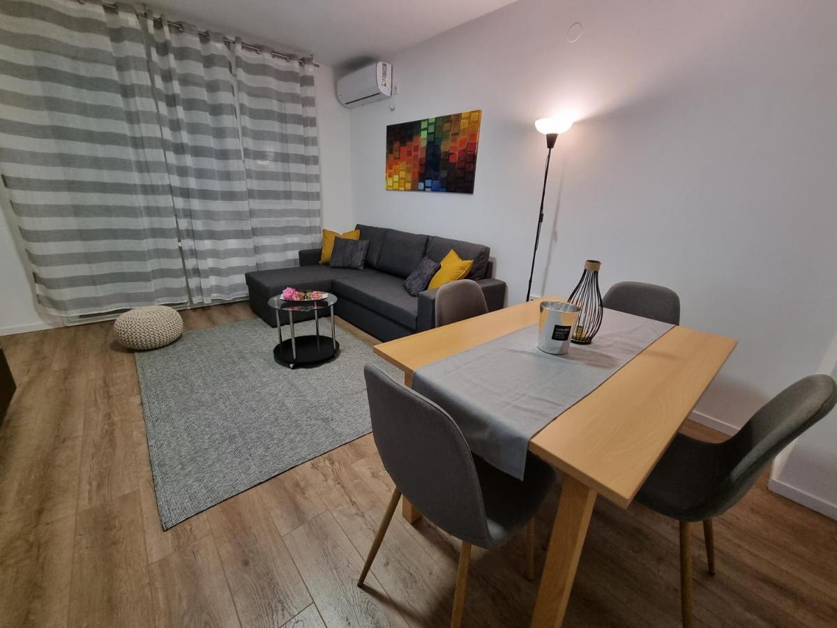 Apartman Simic Apartamento Osijek Exterior foto