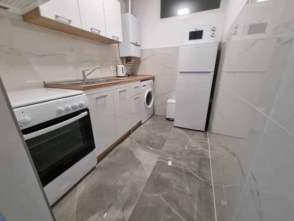 Apartman Simic Apartamento Osijek Exterior foto
